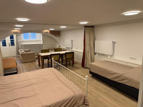 Herengracht 204 Souterrain Studio Apt without kitchen, Ámsterdam (foto 8)