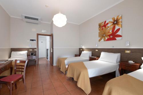 Budget Rooms Des Arts – Rome