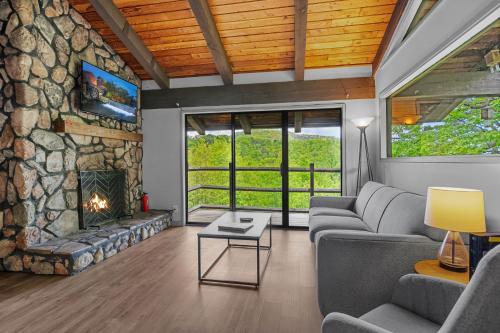 Wildwood Refuge by American Patriot Getaways in Cosby (TN)
