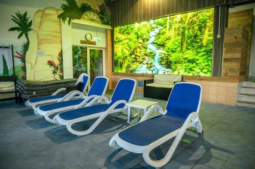 泳池, 塔尼霍夫鄉村酒店 (Landhotel Tannenhof) in 施皮格勞