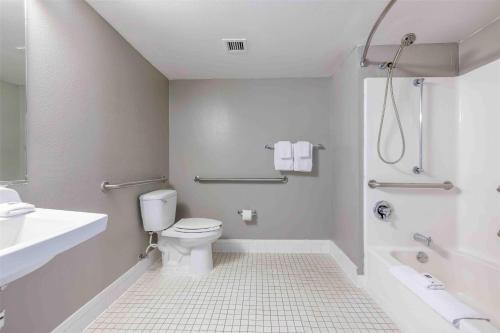 Motel 6-Albuquerque NM - North - image 12