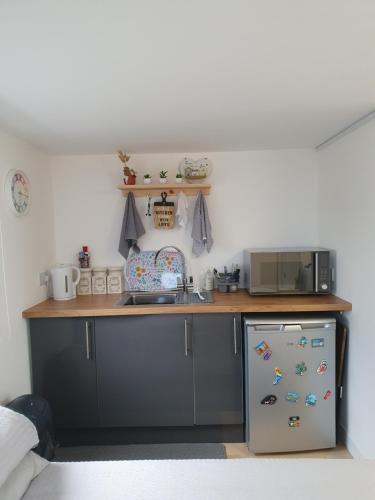 Swiss Valley Retreat - Llanelli