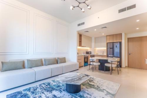 Elite LUX Holiday Homes - Island Park Escape: Modern 2BR Gem Dubai, Dubai (photo 3)