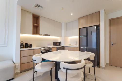 Elite LUX Holiday Homes - Island Park Escape: Modern 2BR Gem Dubai, Dubai (photo 5)