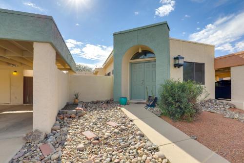 Sunny Tucson Townhome with Patio and Mountain Views!