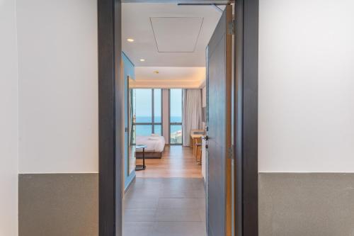 Entrada, Jounieh Living - Residences by Local Host in Jounieh