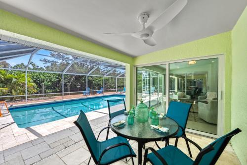 Palm Island Life - Heated Pool Canal Front Fire Pit Walk to Siesta Beach - image 3