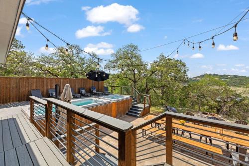 A szálláshely kívülről, Secluded Hill Country Getaway: Hot Tub, Swim Spa and Beautiful Views in Jonestown (TX)