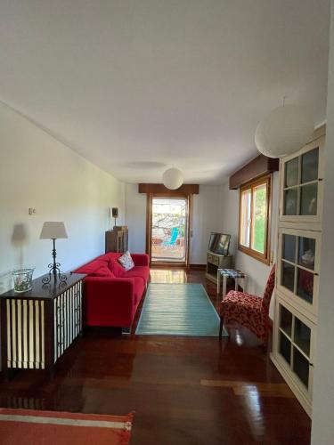 El jardín de Max, apartamento céntrico con jardín privado y parking (El jardin de Max, apartamento centrico con jardin privado y parking) in Comillas
