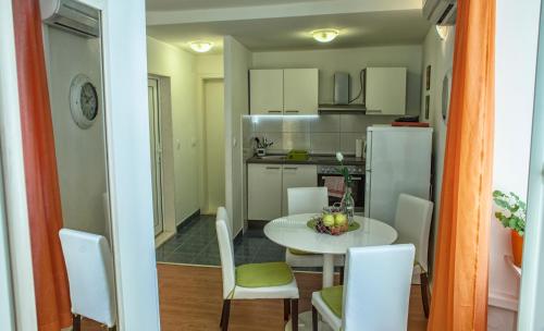West Wall Apartment