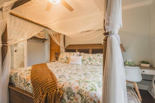 Létesítmények, Victorian Modern Room in Carriage House - Unit A near Forsyth Park