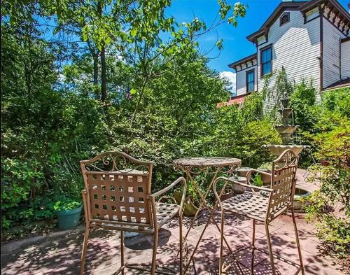 Létesítmények, Victorian Modern Room in Carriage House - Unit A near Forsyth Park