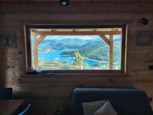 Vila Bella, Tara, Zaovinsko jezero in Jezdici