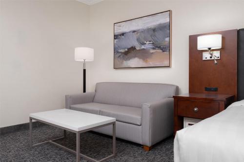 Best Western Plus Downtown Inn & Suites Room Type - King Suite with Sofa Bed