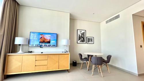 Private Apartment in jumairah village triangle, Dubai (Foto 3)
