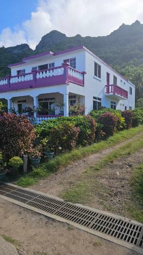 Armand lodge near Maupiti Airport