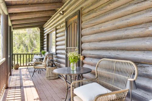 Ski, Hike & More: Homey Huntsville Retreat! in Hantsvila (UT)