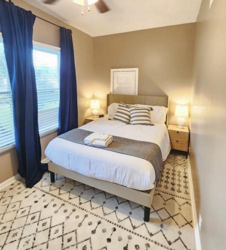Spacious 6-Bedroom Retreat in Central Lafayette Perfect for Groups & Families in Centru oraş Lafayette