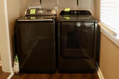 Spacious 6-Bedroom Retreat in Central Lafayette Perfect for Groups & Families in Centru oraş Lafayette