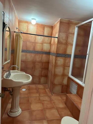 Bathroom, Microhotel Ciudad del Carmen in Pallas