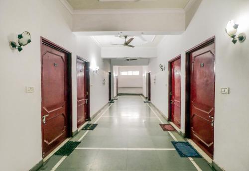 Lobby, SPOT ON J C Guest House in Nirala Nagar