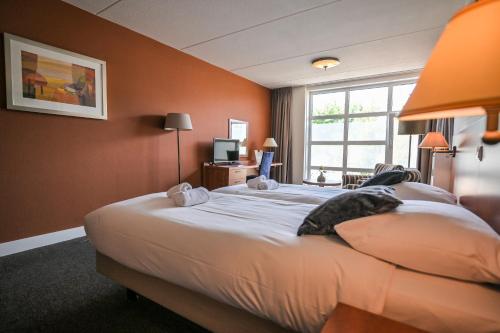 2 twin beds