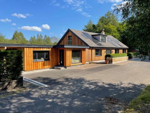 Вхід, Strathfillan Lodge in Тіндрам