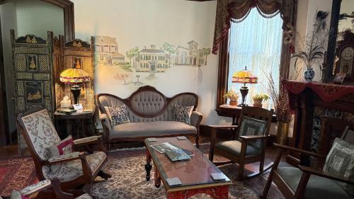 Amherst Inn – Amherst, MA