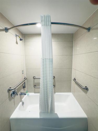 Econo Lodge Jacksonville - image 2
