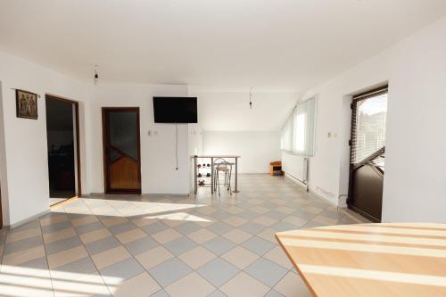 The Merchant Hill in Vulcana De Sus