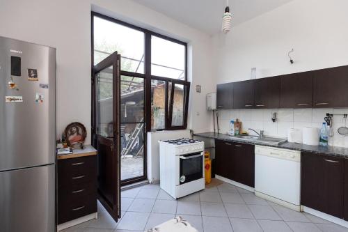 The Merchant Hill in Vulcana De Sus