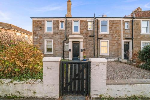 Couples or Golfers Near to Beach in ทรูน