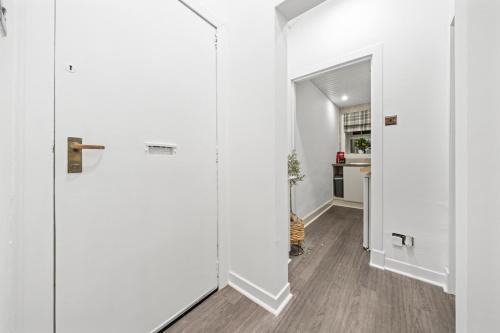 Couples or Golfers Near to Beach in ทรูน