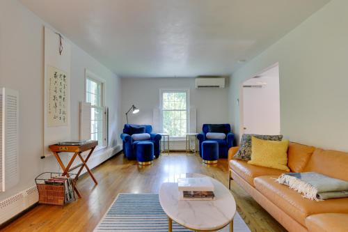 Woodstock Getaway with Hot Tub about 2 Mi to Dtwn! in Woodstock, USA