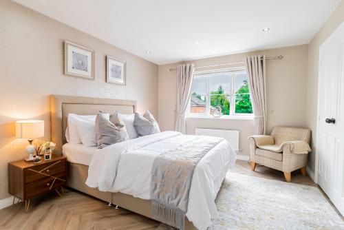 Three Bedroom Birmingham Stay Free Parking Perfect for Families Travellers Professionals M6 in Perry Common