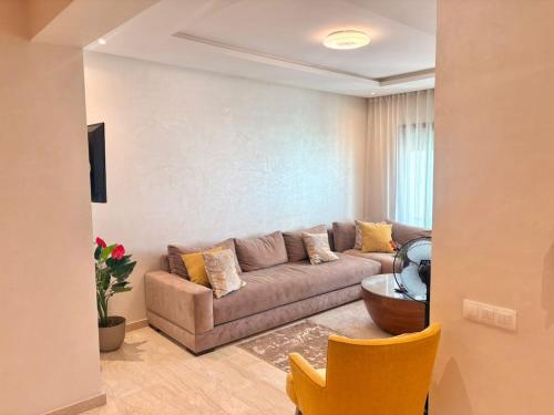 cozy furnished studio fully equipped in 알 피다