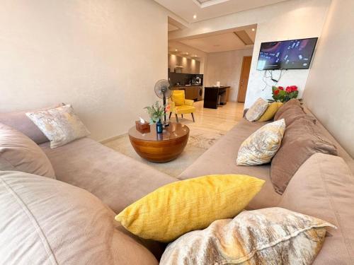 cozy furnished studio fully equipped in 알 피다