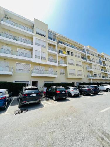 Bel appartement vue piscine in Bouznika