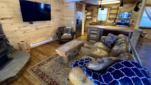 Two Story Cabin 2 Bedrooms with a Loft Sleeps 8 at the Cedaredge Lodge in Cedaredge