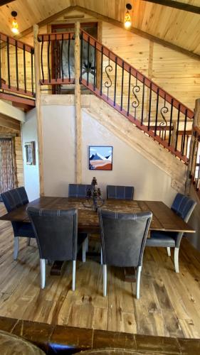 Two Story Cabin 2 Bedrooms with a Loft Sleeps 8 at the Cedaredge Lodge in Cedaredge