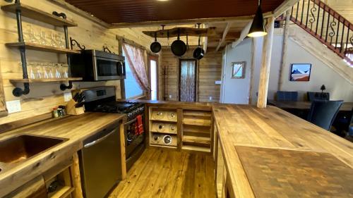 Two Story Cabin 2 Bedrooms with a Loft Sleeps 8 at the Cedaredge Lodge in Cedaredge