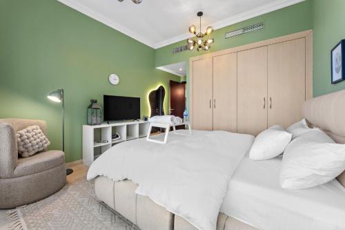 Modern Apt just Steps to Metro & Lake with Pool andParking, Dubai (Foto 5)