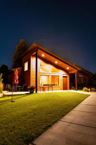 ทัศนียภาพภายนอกโรงแรม, Bryce Canyon Inn in ทรอปิค