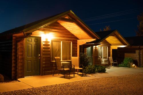 ทัศนียภาพภายนอกโรงแรม, Bryce Canyon Inn in ทรอปิค
