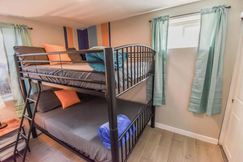 Entire Family Home in Denver – khách sạn tại Globeville / Bắc Washington