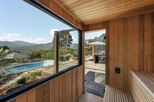 The Alpine House Pool Sauna and Basketball Court in Tawonga