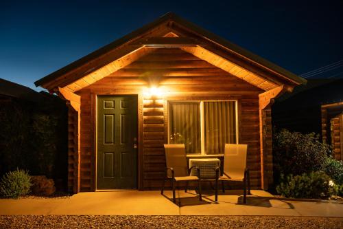 ทัศนียภาพภายนอกโรงแรม, Bryce Canyon Inn in ทรอปิค