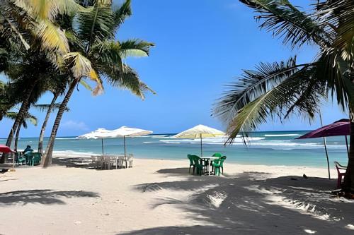 Beachside 1BDR Dreamy Apt.| BBQ + Pool & Sea View in Juan Dolio Town Center