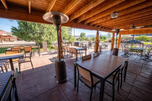 ห้องอาหาร, Bryce Canyon Inn in ทรอปิค