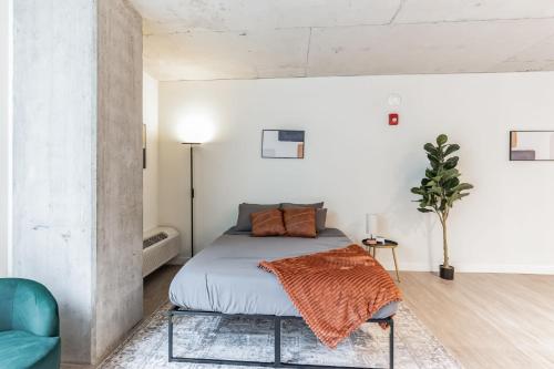 2 New Studios with Stunning City Views